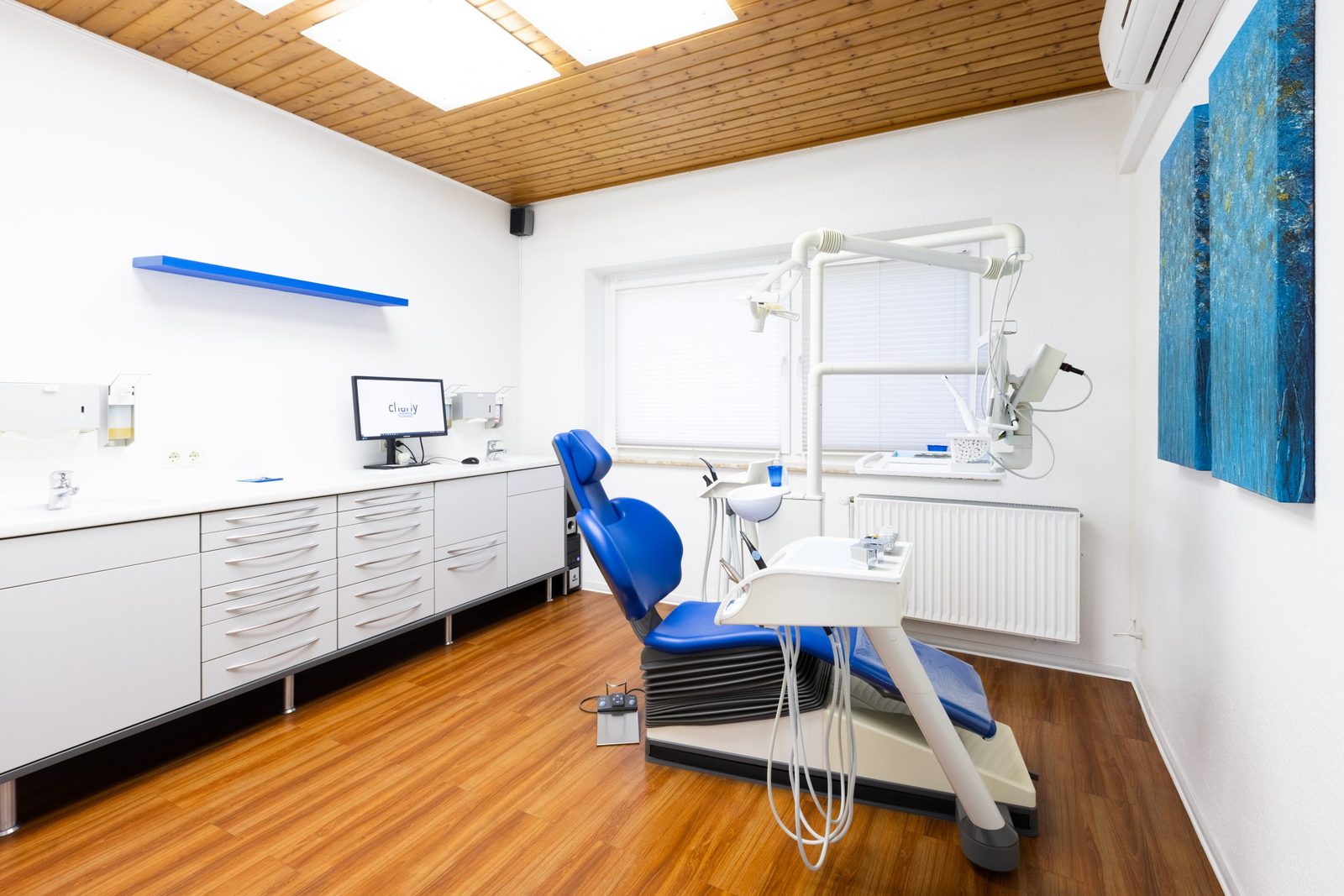 Behandlungszimmer der Praxis für Zahnheilkunde & Ästhetik in Algermissen